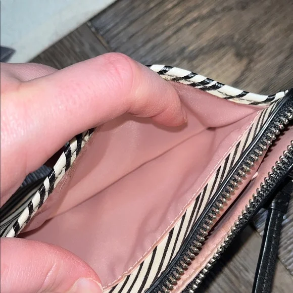 EUC Coach Leather Wristlet Clutch - Picture 8 of 8